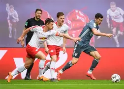 拜仁慕尼黑赛前训练服